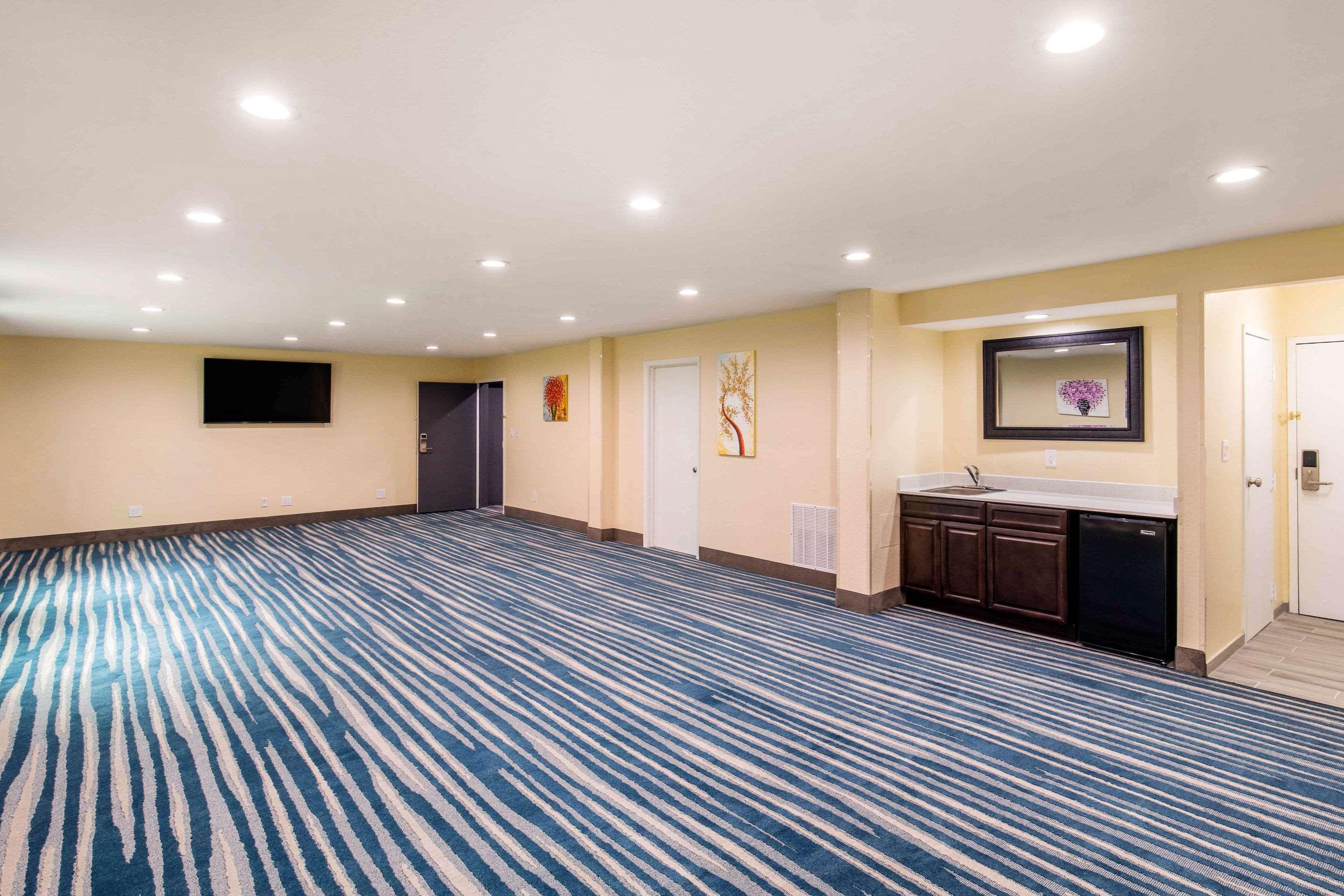 Quality Inn & Suites Plano East - Richardson Exterior foto